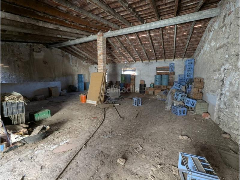 Foto b97d6897-9e27-4434-974a-b811ffd747cf. Nau industrial a Sax