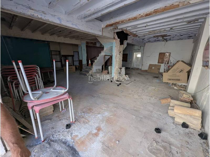 Foto b98a24c3-548b-4002-9fdc-b15c25681e84. Nau industrial a Sax