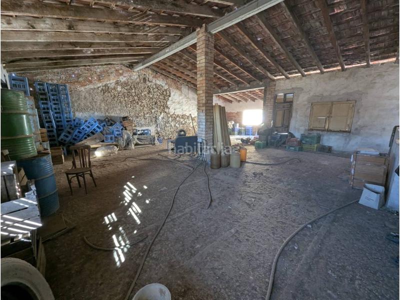 Foto ed9cf17d-9bea-44e7-8ff5-757564156806. Nau industrial a Sax