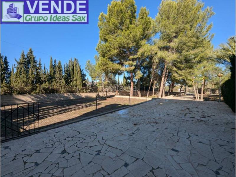 Foto 3edc5027-03fe-4bad-94d2-e3900a48ecd7. Country house with heating parking pool in Sax