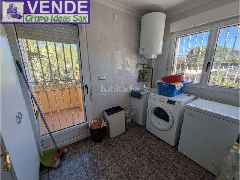 Foto 84b787b7-b785-44d2-8aa5-1efb85011de5. Country house with heating parking pool in Sax