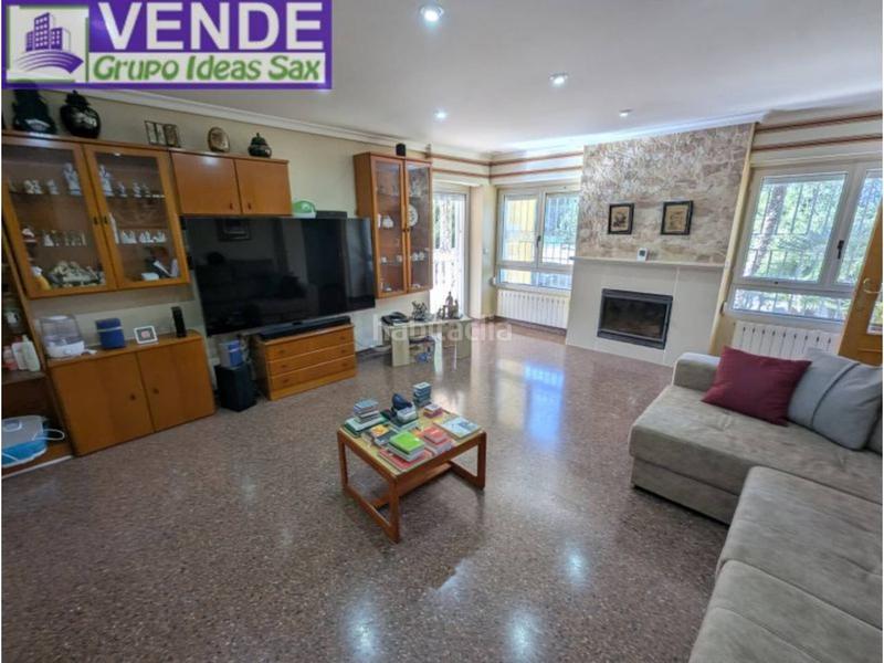 Foto b35af32a-134e-4fcd-934c-e7afed2d09ef. Country house with heating parking pool in Sax