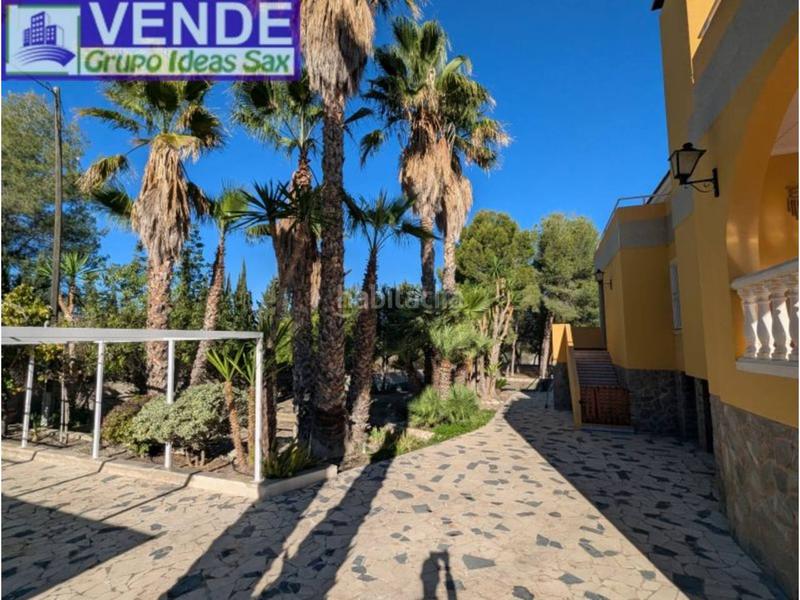 Foto b3ff17fe-a4ac-4f7d-9c93-b3e1da57327e. Country house with heating parking pool in Sax