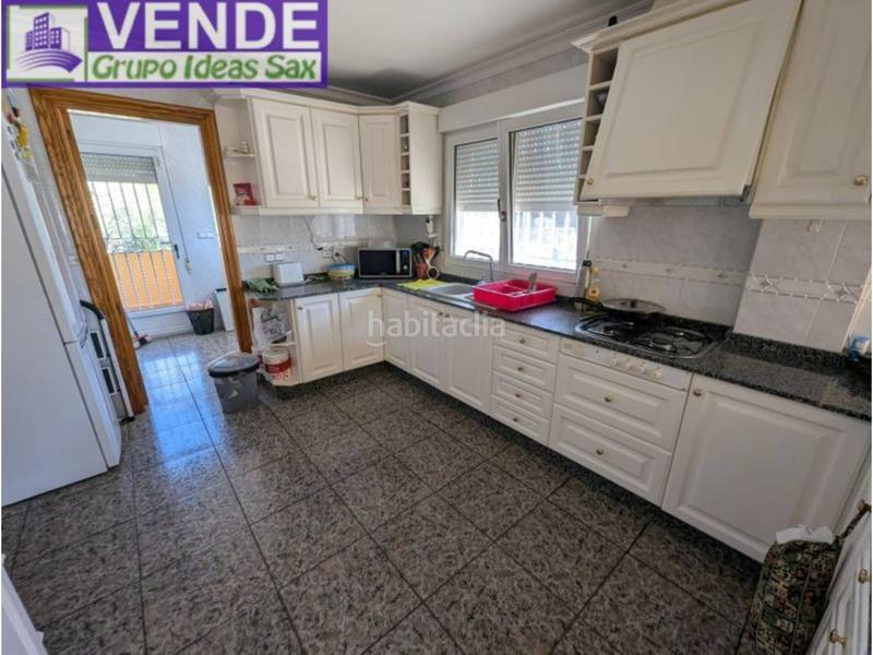 Foto e4e8b840-8f5f-44a9-91eb-45423369ec90. Country house with heating parking pool in Sax