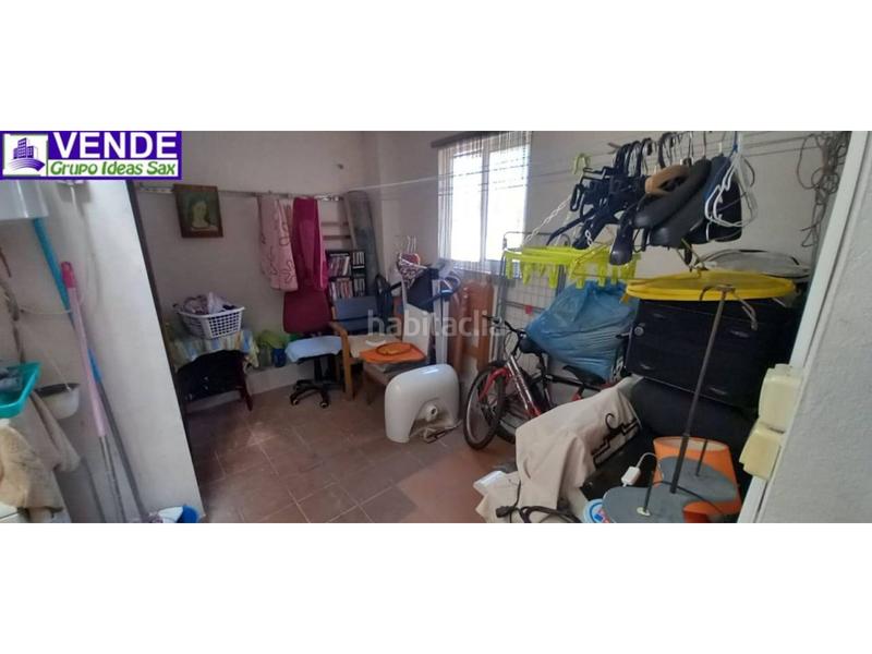 Foto 674b09fc-f58b-4499-b84e-bcc557dc0862. Reihenhaus in Sax