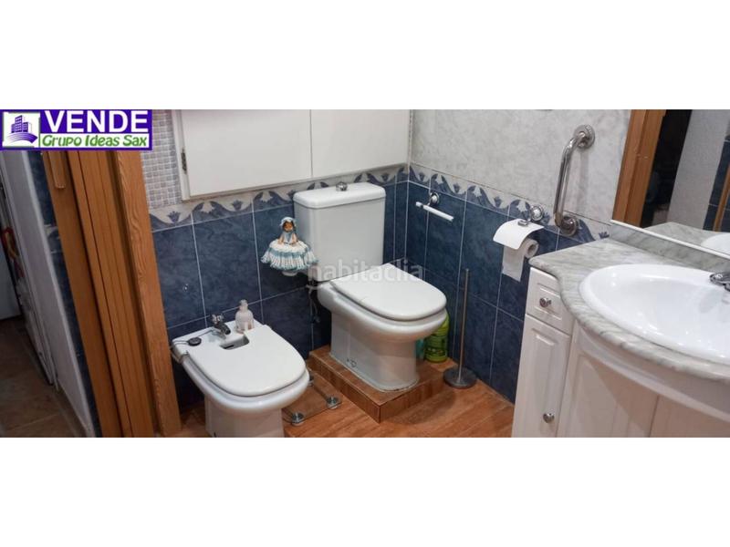 Foto 8d779ff9-5d25-45f4-b0c7-4f4c39ddd4d7. Reihenhaus in Sax