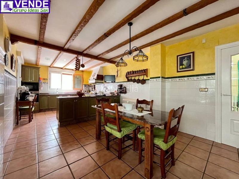 Foto 6fa70826-6da0-49b2-b007-b9edc59f6859. Chalet avec chauffage parking dans Sax