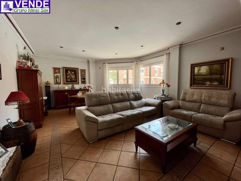 Foto a617b1b2-f39e-4207-9b0f-d532fe41d697. Chalet avec chauffage parking dans Sax