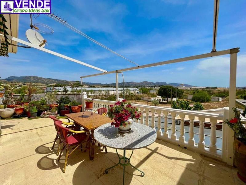 Foto c8bef814-dc75-4eb7-97fe-7f205b2c6d23. Chalet avec chauffage parking dans Sax