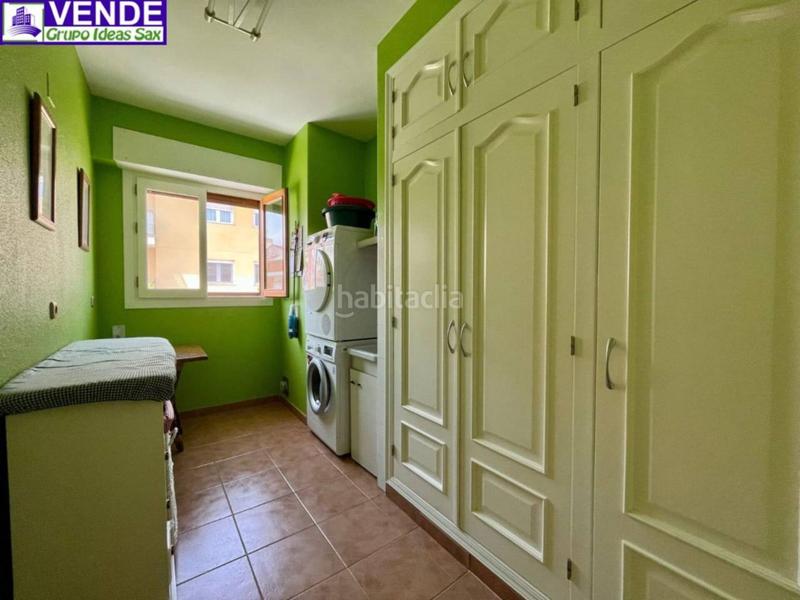 Foto e55b56b4-9e98-4ae3-9ac7-a5a76d84872c. Chalet avec chauffage parking dans Sax