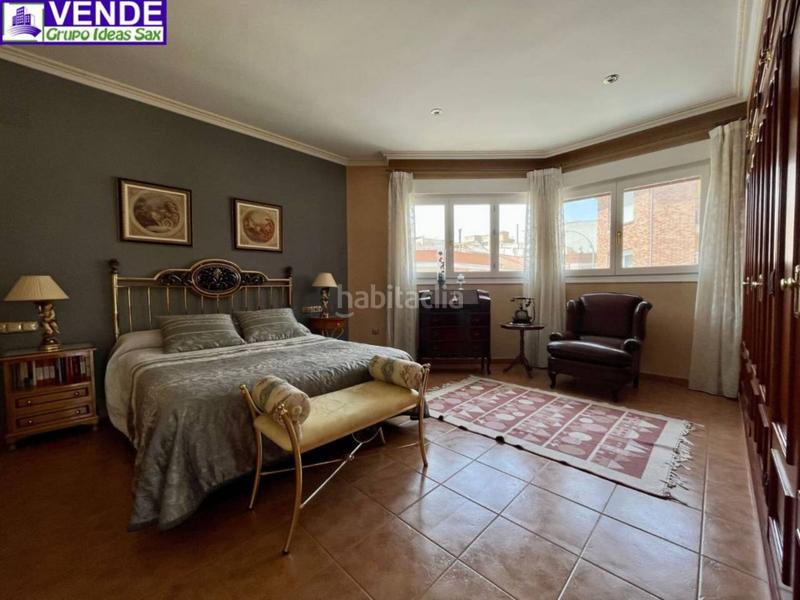 Foto f77e1794-bcaa-44ba-92e9-807a7fa288b5. Chalet avec chauffage parking dans Sax