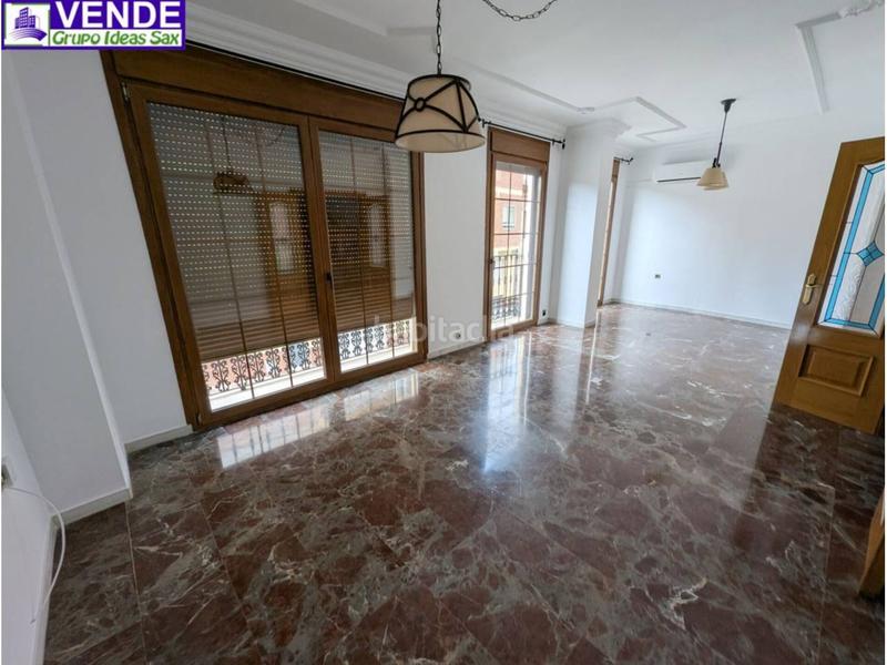 Foto 0f697dab-a515-4863-8ad3-83514b0cdec6. Casa a schiera con parcheggio in Sax