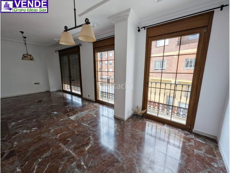 Foto 979f4f1b-a904-4d1e-b0e1-0b4a5d7ddb8c. Casa a schiera con parcheggio in Sax