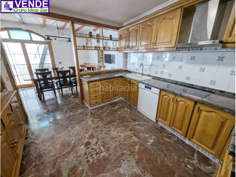 Foto a78a56f8-307b-4186-bdfe-bba3c8e4607c. Casa a schiera con parcheggio in Sax