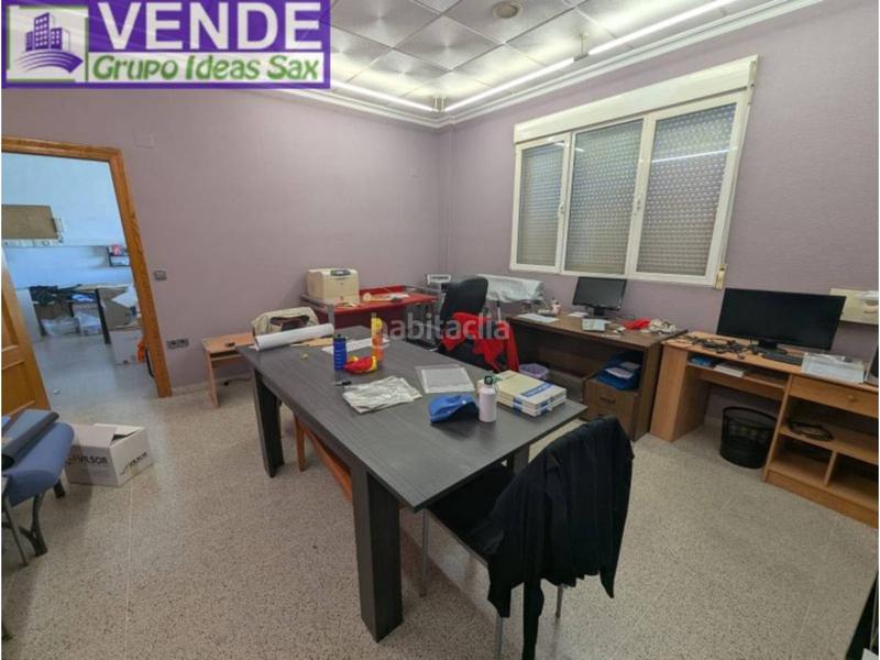 Foto b073d618-0062-4e12-bb23-172d70ed3c07. Nau industrial a Sax