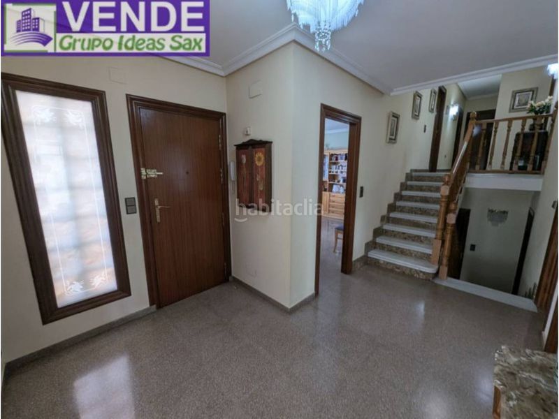 Foto 26a249b3-9072-4f4b-b871-2ae3f8ddc122. Casa adossada a Sax