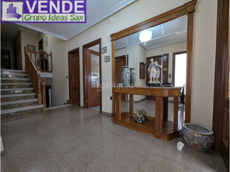 Foto 45191c3f-7cf3-48d0-9c53-0d47f7935d39. Casa adossada a Sax