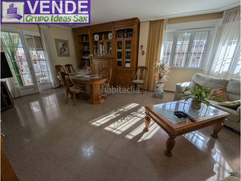 Foto 504d7fb0-857c-4136-918c-23e3061cdae3. Casa adossada a Sax