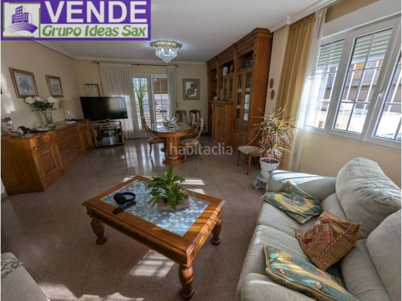 Foto 6ff402b3-40d2-4350-810e-50a4c7fcd28b. Casa adossada a Sax