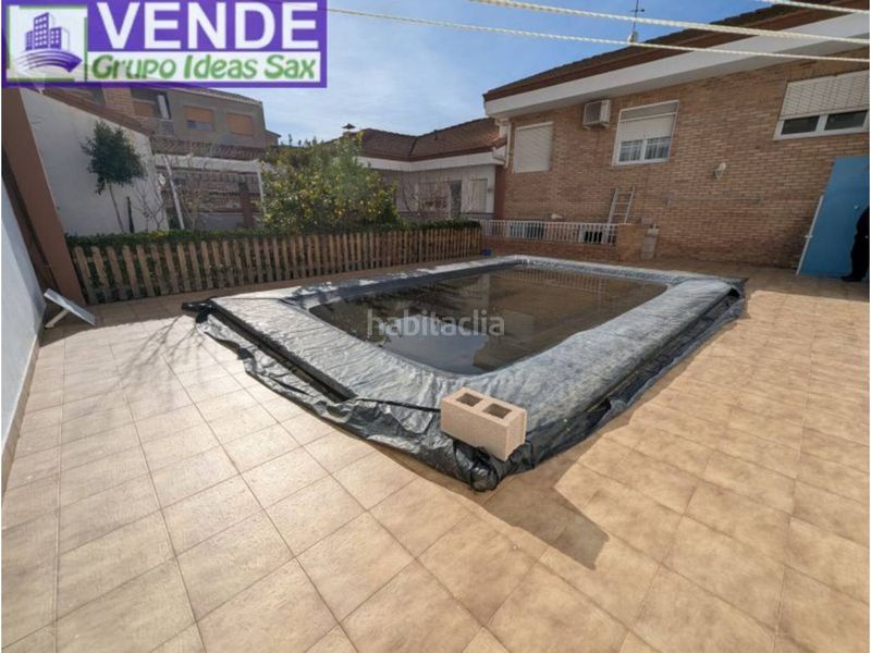 Foto 74e5a7a3-a271-4fd6-a887-b98aeb5320bc. Casa adossada a Sax