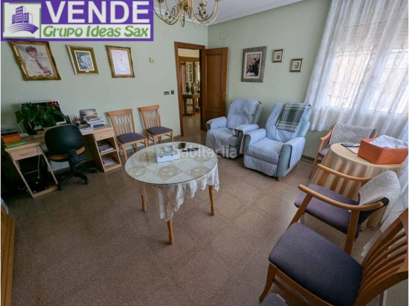 Foto 94d78fc7-8979-4c0b-8f19-c2b1addca37b. Casa adossada a Sax