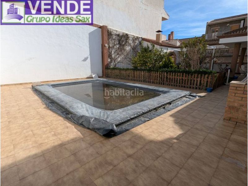 Foto a6a9a900-73b0-45c3-bad3-f913a1d3db66. Casa adossada a Sax