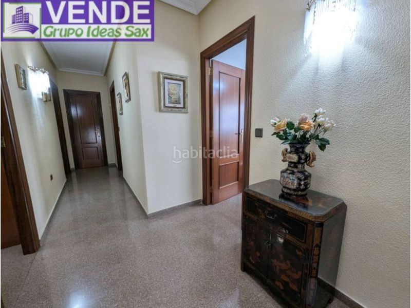 Foto b8cbd932-8f8d-4b3d-ba47-97cc311785f0. Casa adossada a Sax