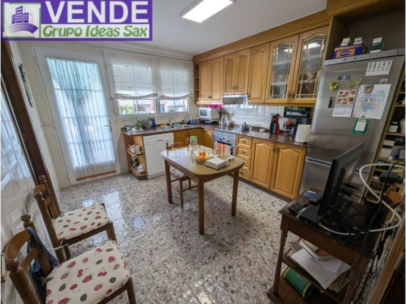 Foto d6cde24e-2167-4365-a3b4-9de8fdd76f81. Casa adossada a Sax