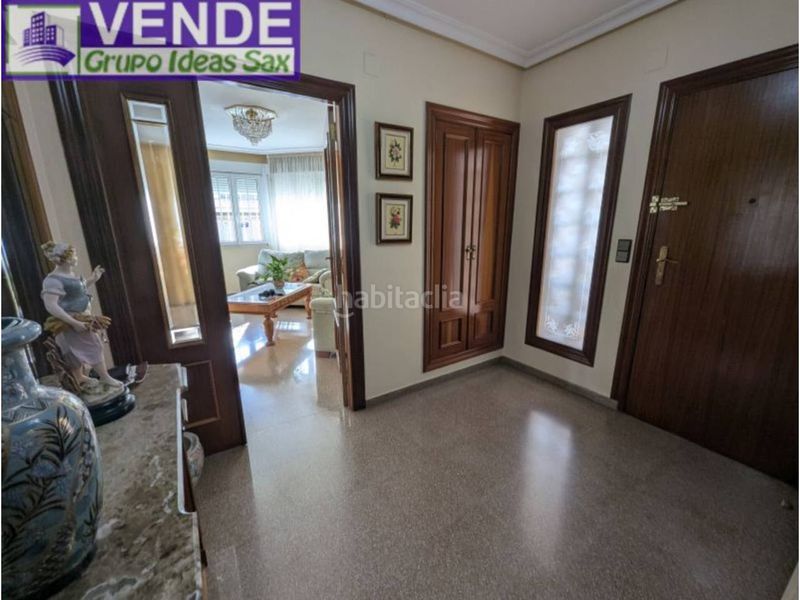 Foto fdec2408-6095-4c72-8d9c-e736cdf26cb4. Casa adossada a Sax