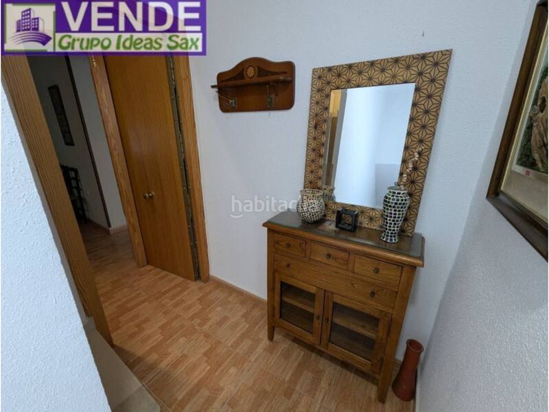 Foto 0fa22e31-b7ef-457b-b2f2-f94ba8a62d8c. Casa adossada a Sax