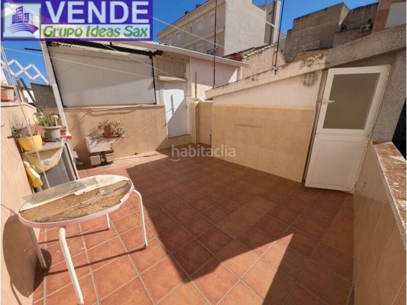 Foto 9c8ad23b-a754-4f9d-9641-2c6b1e9e6706. Casa adossada a Sax