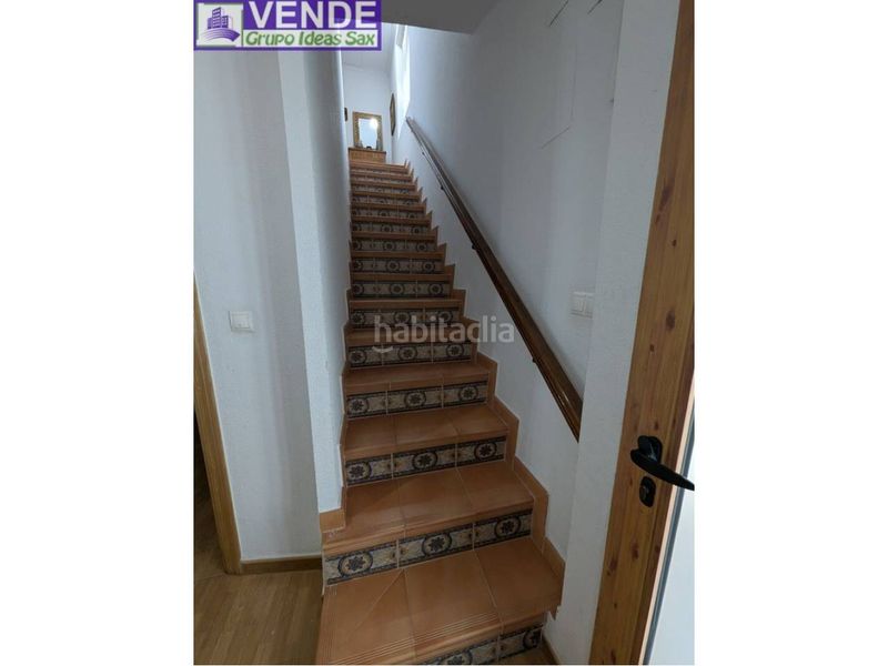 Foto a7a6f4cf-8216-47b3-b6d1-b0b9a14a3bcb. Casa adossada a Sax