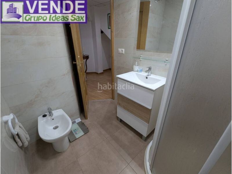 Foto c071b3d0-b5d9-4064-89a2-e34d13b53c24. Casa adossada a Sax