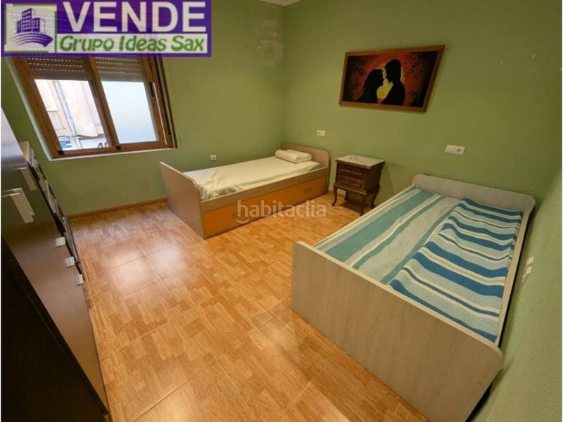 Foto f36a6df4-f09e-4e58-a3f8-0c7ecae6566d. Casa adossada a Sax