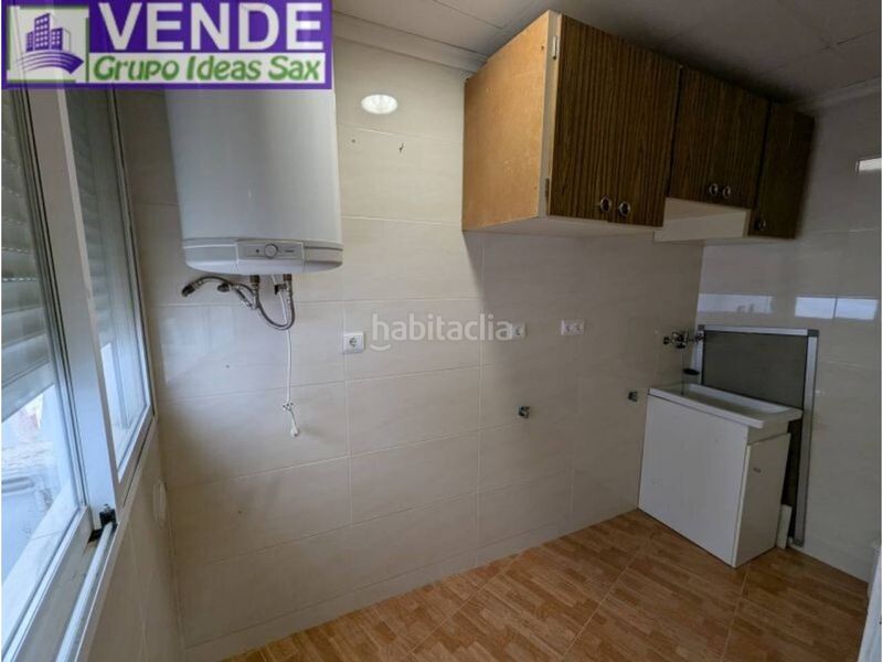 Foto f6a900b3-32e7-44cd-8baf-455468c81507. Casa adossada a Sax