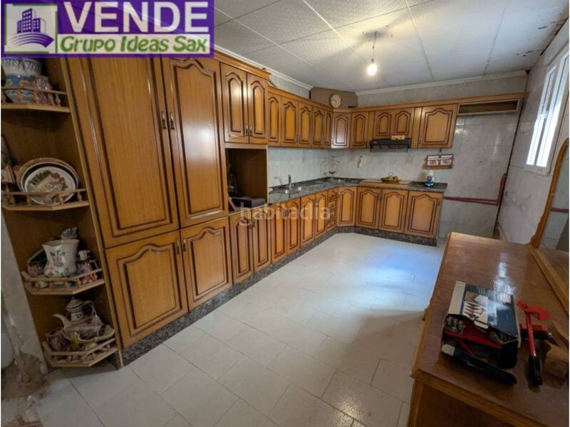 Foto 1fec787f-9035-44fe-8da8-c1a5878a7e1b. Casa adossada amb aparcament a Sax