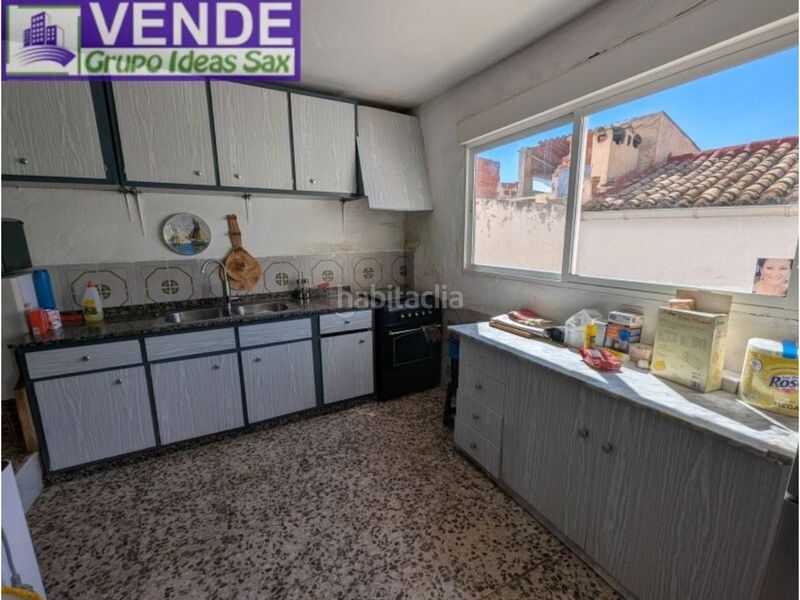 Foto 3625ed01-5835-4745-963e-6e40c41171e4. Casa adossada amb aparcament a Sax