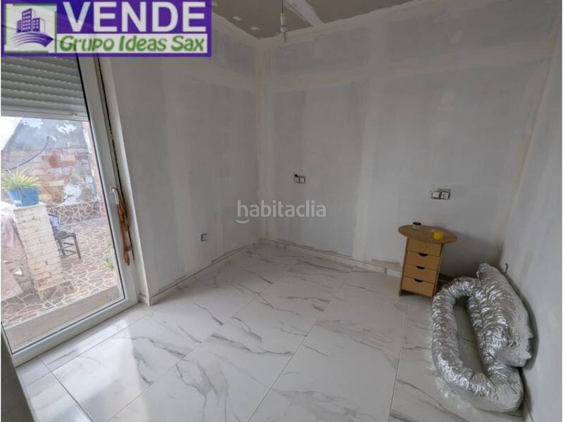 Foto 5a9428a9-3d94-4ecf-9002-a1524db898bd. Casa adossada amb aparcament a Sax