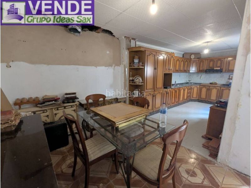 Foto a3c203e7-1e85-4362-accd-e792310f9b96. Casa adossada amb aparcament a Sax