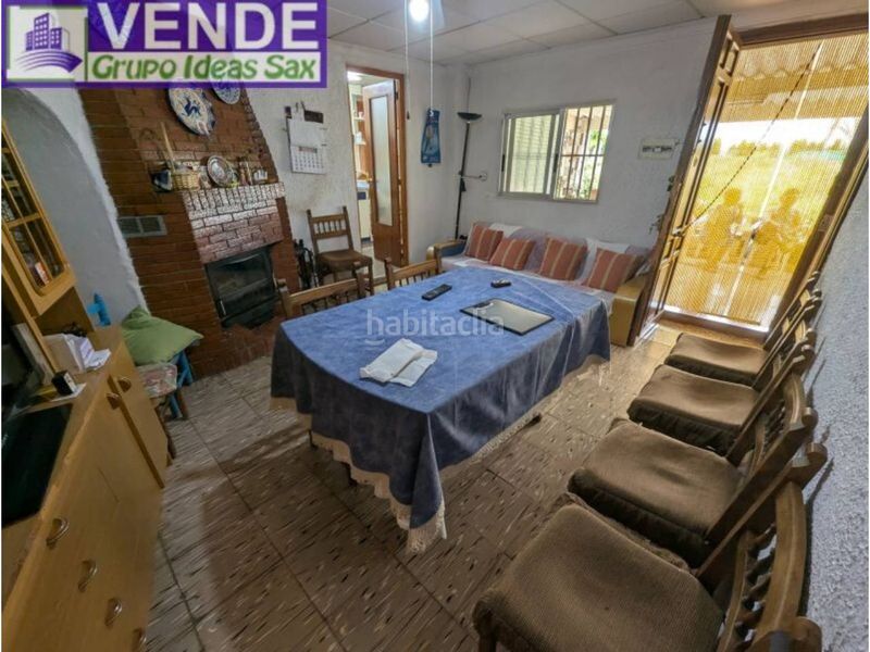 Foto c8b291b9-5fa2-46b3-a57c-ce9809428be2. Masia amb aparcament a Sax