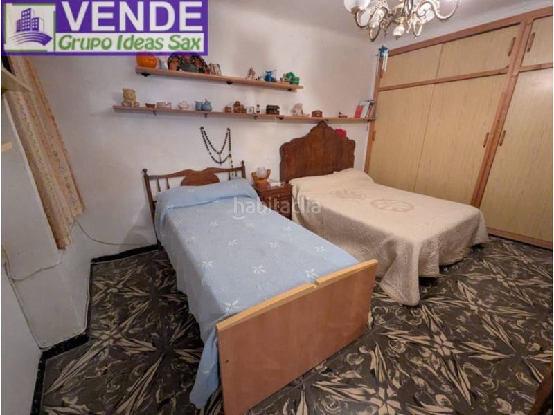 Foto a102c546-fb6e-4b7e-9eb9-3bbb2414e387. Casa adossada a Sax