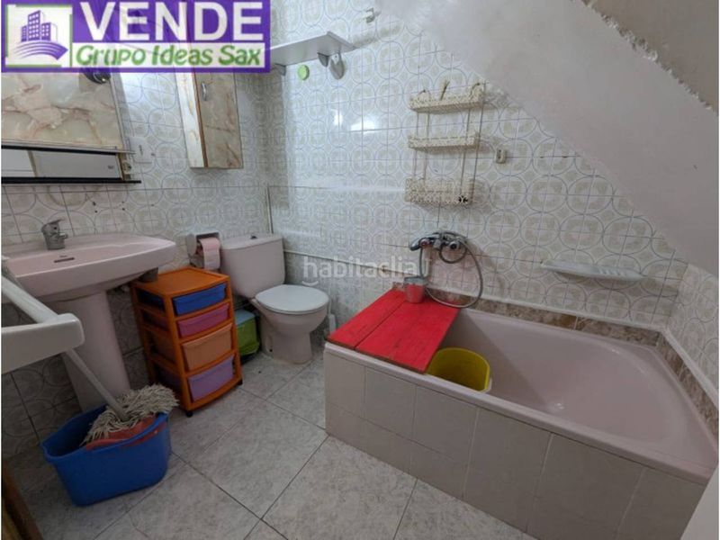 Foto d836a950-1323-419d-a265-23d72af7b445. Casa adossada a Sax