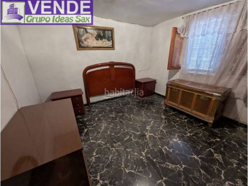 Foto d8e7afb2-1729-411b-ba93-7a40b5d60a93. Casa adossada a Sax