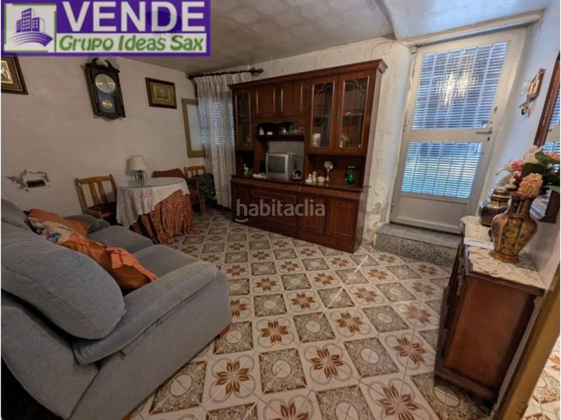Foto e5bac340-23ae-41f1-8262-8ac9f610fdc1. Casa adossada a Sax