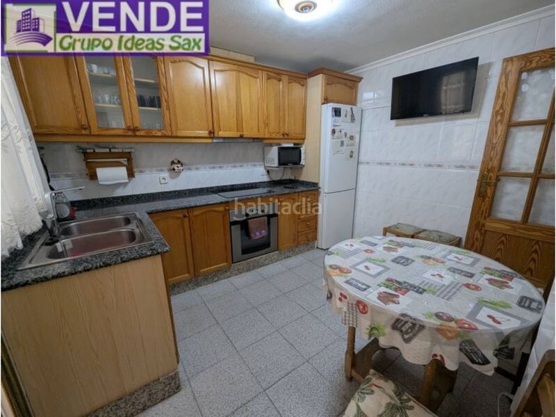 Foto a2dc6aed-c977-4f80-b22f-5e8dc94cb5da. Casa adossada amb aparcament a Onil