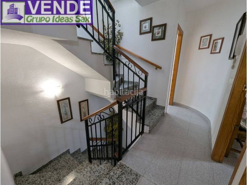 Foto ce2d2736-30a4-45c7-9ba0-61c41a25d297. Casa adossada amb aparcament a Onil
