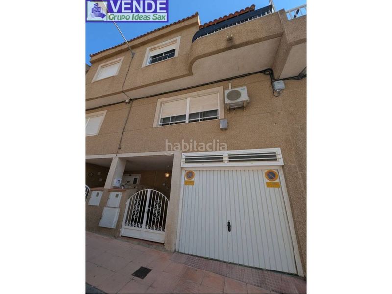 Foto e0a6001b-24c2-42ef-b2ed-3765095f7bc7. Casa adossada amb aparcament a Onil