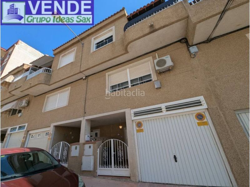 Foto e596b23f-cd59-4d0f-abf9-f198db5eb0a8. Casa adossada amb aparcament a Onil