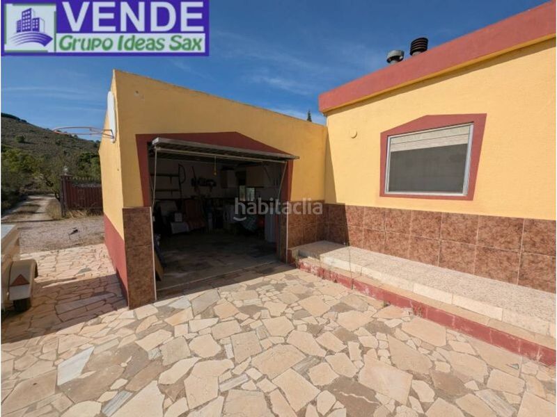 Foto 47a65b93-8994-4f6f-9534-afdf464886e2. Masia amb piscina a Sax