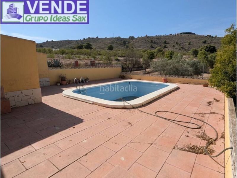 Foto 7bfed07d-002d-4d4b-826a-1753540e11ee. Masia amb piscina a Sax